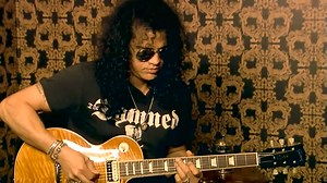 1M views · 10K reactions | Remembering the time Slash sat down and gave us a personal Paradise City lesson... #gunsnroses #classicrock #slash #paradisecity #lespaul #howto #riff #guitariff | Guitar World | Facebook