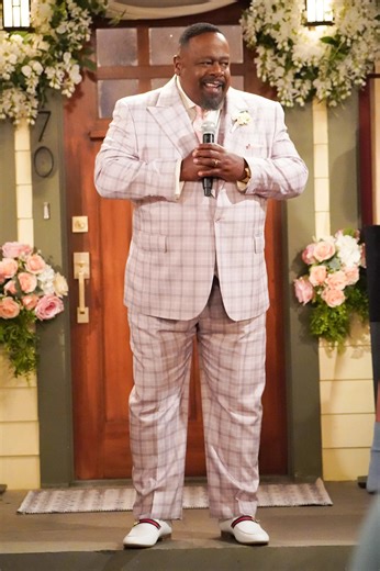 Cedric the Entertainer on his return to Broadway after 'Neighborhood'