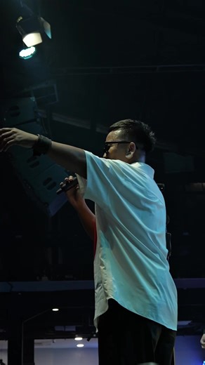 💥 𝐃𝐚𝐲 𝟑 | 𝐇𝐨𝐫𝐚𝐬 𝐏𝐚𝐫𝐭𝐲 𝐔𝐥𝐭𝐢𝐦𝐚𝐭𝐞 💥 Irama Batak, teriakan crowd, dan energi tanpa jeda. Trio Ambisi & Punxgoaran bikin Horas Party Ultimate jadi malam yang susah dilupain 🤩🌟 Terima kasih Trio Ambisi, Punxgoaran, dan semua yang ikut bergoyang bareng hari ketiga ini! 🤗☀️ 🗓️ Minggu, 21 Desember 2025 📍 Laksamana Muda Jl. Soekarno Hatta No.39, Pekanbaru Kita tunggu keseruan selanjutnya! 🥰▶️ #lmf2025 #laksamanamusicfest #laksamanamuda #trioambisi #punxgoaran