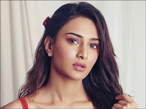 Happy Birthday Erica Fernandes: Kasautii Zindagii Kay 2 Co-Stars Wish Their Prerna With Cute Posts