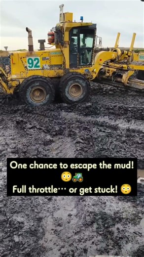 This Grader Had Only One Chance… Full Power! #heavyequipment #bigmachines #mining