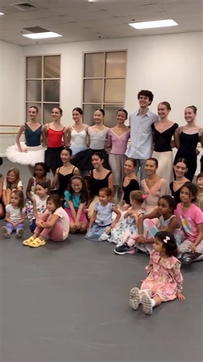 Open House 2025 🏫 Across our Boston, Brookline, and Newton location we welcomed new and returning students and families for our annual open house event. Boston Ballet II and Graduate Program artists inspired our students and families with their stellar performances of classical variations. Thank you to this talented group and to Director of Boston Ballet II Joan Boada and Director of the Donna Egan Graduate Program Kathleen Mitchell. A special thank you to Boston Ballet Company dancers, includi