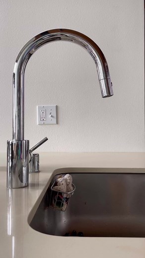 30K views · 891 reactions | Painting tropical mountains by the ocean  #acrylicpainting #artteacher #artwork #artist #art | Feliks K | Facebook