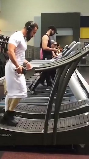 How Fast is He Running? Amazing Speed on the Track!