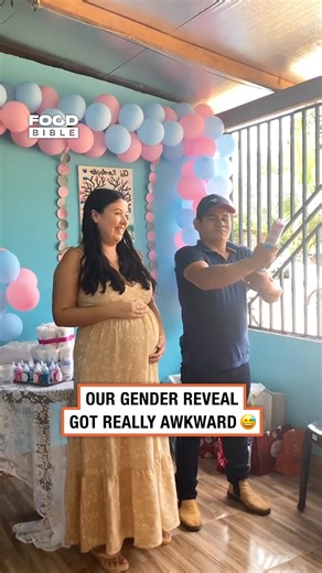The gender reveal got really really awkward 😬🙈 #fail #awkward #parents | FOODbible