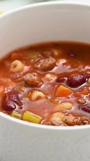 665K views · 1.2K reactions | Slow Cooker Pasta E Fagioli is hearty, comforting, and oh so delicious! Recipe here: https://therecipecritic.com/slow-cooker-pasta-e-fagioli-soup/ #slowcookerrecipes #pastaefagioli | The Recipe Critic | Facebook