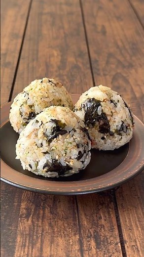 【Instagram1400万再生突破】韓国海苔と鰹節のめんつゆ混ぜおにぎり🍙 #簡単料理 #簡単レシピ #おにぎり #混ぜおにぎり #フーディーテーブル #レシピ #food