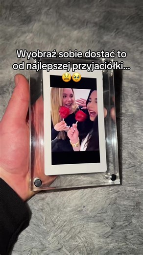 Wspaniały prezent🫶🏼#prezent #wspomnienia #przyjaciółka #przyjaźń #couple