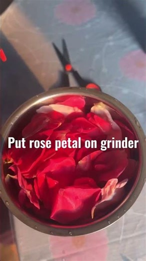 Easy way to make rose water at home ✨✨#shortsfeed #shorts #rosewater #rose #fyp