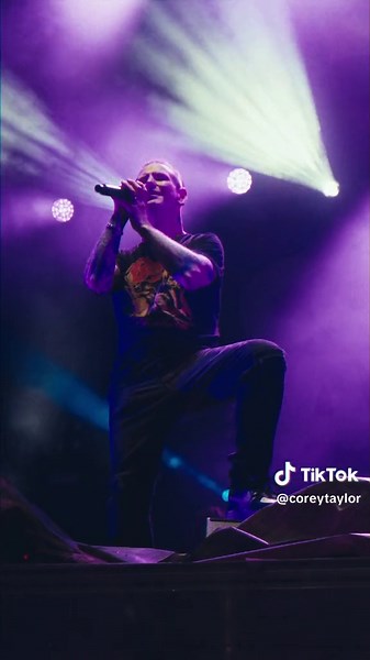 Corey Taylor Live from Sofia | Singing Performance | CMFT Tour