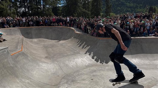 #TheMoment Tony Hawk made a surprise visit to a B.C. skatepark
