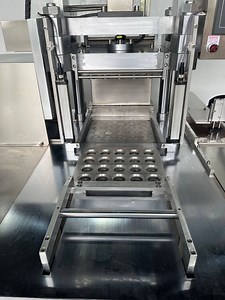 [Hot Item] 304 Stainless Steel Full-Automatic Powder Pressing Machine with Simple Operation