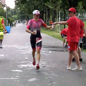 At 17km into the run, Daniela Ryf has run her way into the men's top 10. 🔥 Watch her take on the #IMAustria course record on IRONMAN now! | IRONMAN
