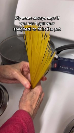Mom's Pasta Hack: Making Spaghetti Cooking Easier