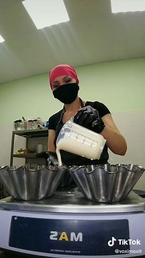 Effortless Milk Pouring Techniques in the Kitchen