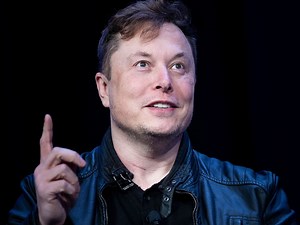 Elon Musk calls Jeff Bezos a copy cat after Amazon buys self-driving startup