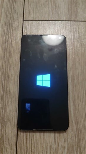 microsoft lumia 650 on