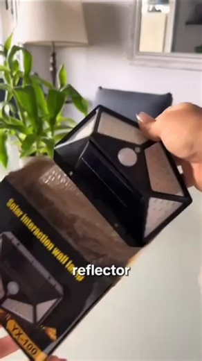 💯NUEVOS INGRESOS ✅ •Reflector 100 LED •Medida: 13cm de alto x 8cm de ancho •con panel solar •100 LEDs •sensor de movimientos (Con sus tornillos y tarugos) 💲8️⃣.5️⃣0️⃣0️⃣ #argentina#verano2026 #luzdeemergencia #verano2026 #ofertas | Janisa Bags