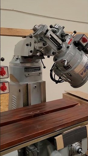 Acra's Vertical Milling Machine and Newall DRO's