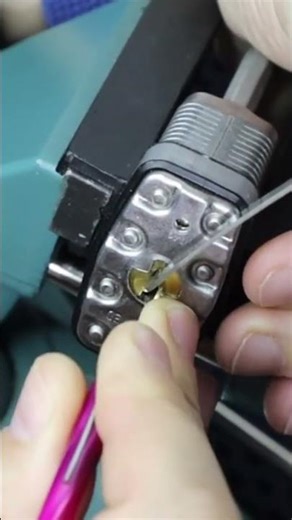 Taking on the Titan: Masterfully Picking the Master Lock M1 Magnum!