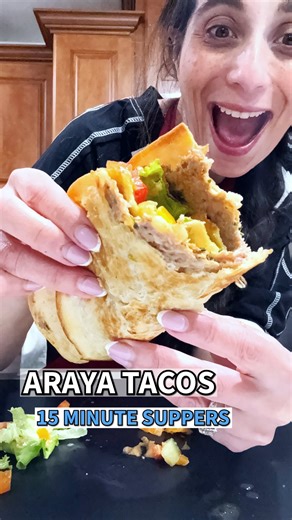 Sarah M Lasry - EASY RECIPES & TRAVEL on Instagram: "Araya Tacos This defies all common sense when it comes to making tradition Israeli food, BUT OMG ita outrageously delicious 🙏 Perfect for any quick dinner meal. Takes 15 minutes to put together!! RECIPE: For the Meat Mixture: 1.5-2 lbs ground meat (I use a mixture of beef and chicken or just lamb) Handful chopped parsley 1 red onion, diced small Handful toasted pine nuts 1 tsp. Cumin 1 tsp. Salt and pepper each 1 tsp. Garlic powder 1 tsp. Oni