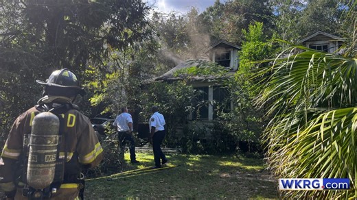 UPDATE: Vehicle fire 'ignited' nearby home on Moffett Road, officials say | WKRG.com