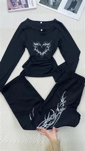 Embrace Goth Chic: Casual Gothic Style Tips