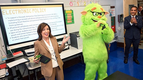 Frankie Focus visits New York City middle school students for 1st day of classes
