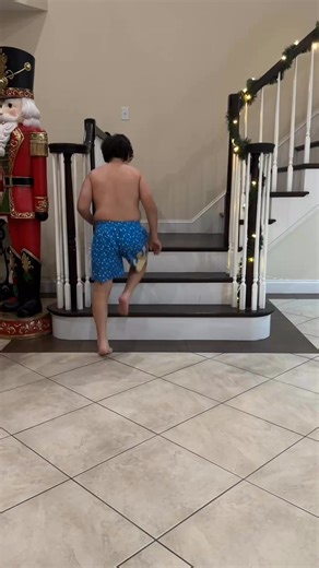 New routine we need to do this then. Do our 10 to 1. push up/ sit up routine. You do 10 push ups You do 10 sit ups You do 9 push ups You do 9 sit ups then 8 and 8, 7 and 7 — all the way down to 1. Stay locked in. Finish strong | Adam Toledo