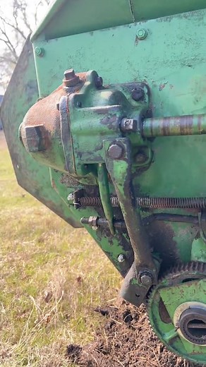 72K views · 920 reactions | tjohndeere t#manure spreader | Caleb Bryan | Facebook