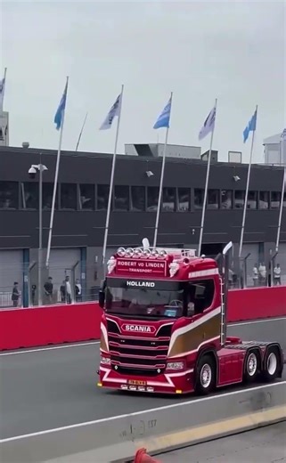 Scania V8 open pipe