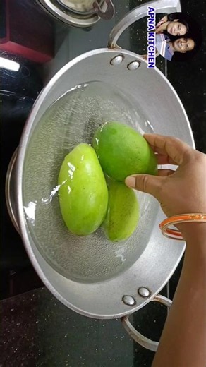 कच्चे आम को पानी में डालकर देखिए कमाल 😱 #shorts #apnakitchen #mango