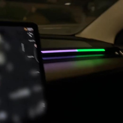 Car in your blind spot? Light bar warns you in real time — drive safer with Hansshow Streamer. It also alerts for open doors and over-speed. | Hansshow ModParts