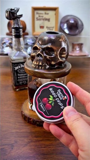 Slow night for your weekend.#bar #whiskey #cocktail #oldfashioned #pov