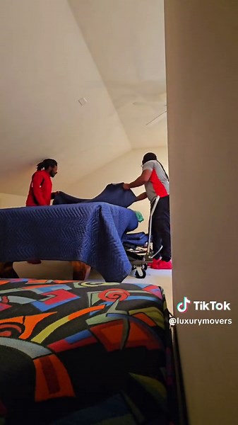 The only pool tables we moving from now on are made by fisher price😂 #luxurymovers #fyp #fypシ #foryoupage #movingcompany #moverslife #pooltable