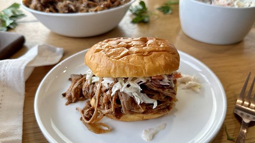 Easy Slow Cooker Pulled Pork Recipe - Chowhound