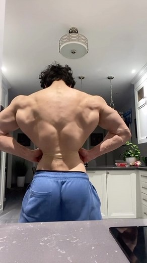 Michael Donato | Online Fitness Coach | 3am posing sesh - Workout program and online coaching in bio @hardbody code “md” #motivation #gym #fitness #bodybuilding #cbum #zyzz... | Instagram