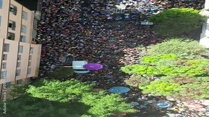 Carnaval Brasileiro Bloquinho Bloco Rua Cidade Paisagem Urbana Urbano São Paulo Grupo Carnavalesco Musical Charanga Movimento Pessoas Instrumentos Metal Trombone Sax Saxofone Trompete Flauta Sao