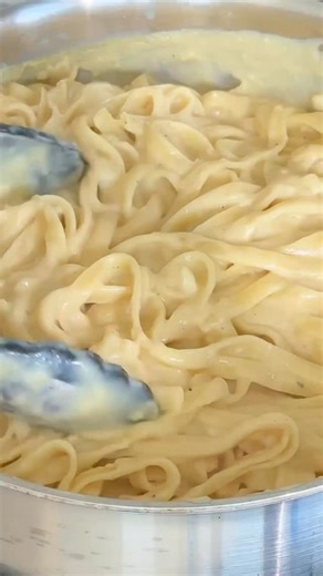 Creamy, garlicky, and unbelievably silky, this Vegan Fettuccine Alfredo tastes just like the restaurant classic, but it’s totally dairy-free and made with simple pantry ingredients. No nuts, no blender, no fuss.⁠ ⁠ Comment “Recipe” and I’ll DM it to you! ⁠ ⁠ 🔗 🧑‍🍳 Or find it here: https://itdoesnttastelikechicken.com/vegan-fettuccine-alfredo/⁠ ⁠ #itdoesnttastelikechicken #vegan #pasta #pastalover | It doesn't taste like chicken