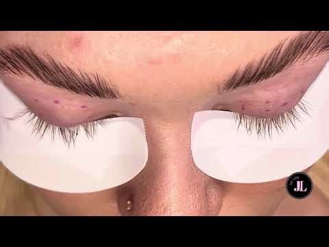 Mega volume wispy lash extensions