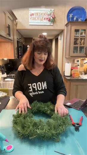 4.3K views · 19 reactions | DIY Easy beautiful floral swag…. Enjoy. Find full video with sound here https://www.facebook.com/share/v/1HdynB5g6y/?mibextid=wwXIfr | Diane's Designs & Boutique | Facebook