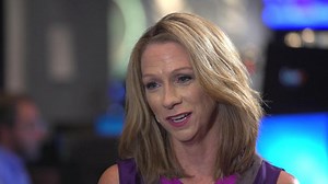 Woman makes history as first CBS female NFL play-by-play announcer