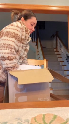 Cooking every day means my kitchen fills up with scraps fast and I used to be constantly emptying the trash, until Lomi 3 by @getlomi joined my counter ✨ Now I just toss my food scraps inside, press a button, and let it do its thing while I go on with my day. It’s clean, quiet, and honestly kind of fun to use 🙌🏻 A few hours later, those scraps turn into Lomi Earth, which I mix into my garden beds throughout the season. It’s become the easiest way for me to reduce waste and keep my kitchen feel