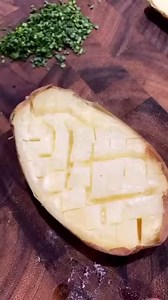 This is how you make a 10 minute baked potato 🥔🙌 #FoodHack #recipe #cooking #potato #delicious #reels | Josh Elkin