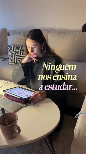 Com o @perguntasqb.pt comecei a usar exericios desde cedo no estudo, e a apoiar-me numa sebenta clara, com resumos rápidos e objetivos 📚 A combinação perfeito para a PNA ✨ #estudantedemedicina #pna #medicina #studytips #studyjourney