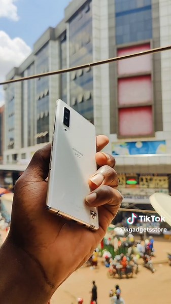 Docomo Arrows F52A: Evolving Mobile Technology