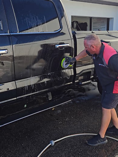 Wheely Clean: Professional Wheel Cleaner for Chrome & Aluminum