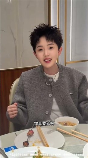 Mastering Lip-Reading: Who's the Real Pro