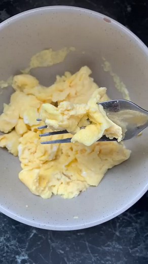 56K views · 180 reactions | 4 SIMPLE kitchen hacks you shouldn't be living without!  https://www.healthymummy.com/simple-genius-timesaving-kitchen-hacks/ | The Healthy Mummy | Facebook