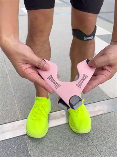 Training without knee pain hits different. This strap stays locked in—no slipping. 🛒 Link in bio | peakpulse.tv #kneepainrelief #gymlife #fitnesstips #sportsgear #activewear #foryou